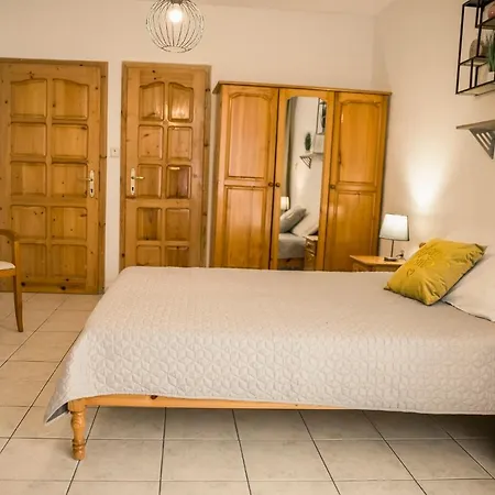Dom Panorama-apartmany Chantall Ravda